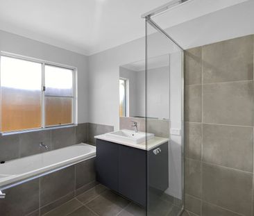 Relaxed Family Living in the Heart of Mount Low - Photo 4