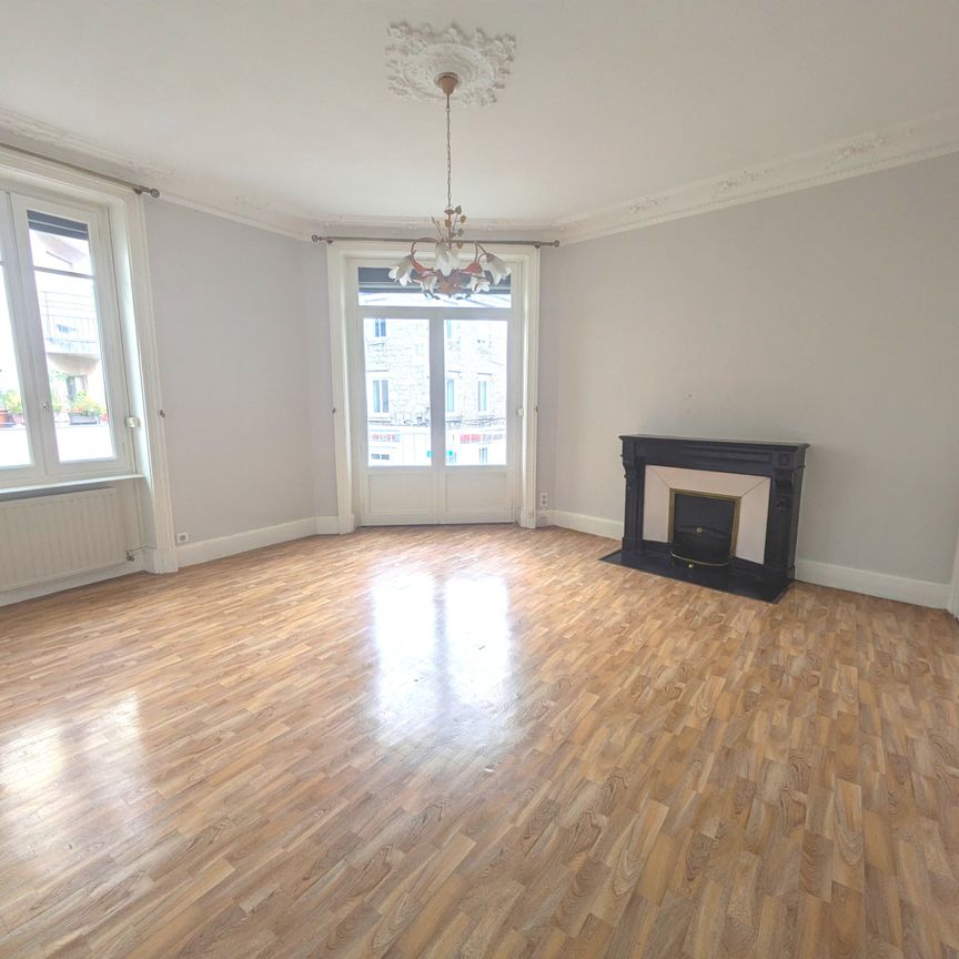 Location Appartement 3 pièces 94m² FEURS 42110 - Photo 1