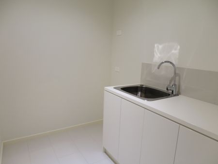34A Regent Avenue, Springvale VIC 3171 - Townhouse For Rent | Domain - Photo 2