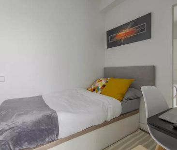 Room in a shared 7-bedroom apartment for rent in Estrella, all bill... - Foto 5
