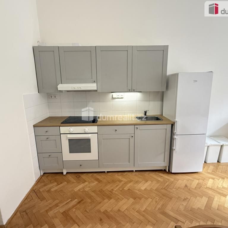 Pronájem bytu 1+kk 38 m2 - Fotografie 1