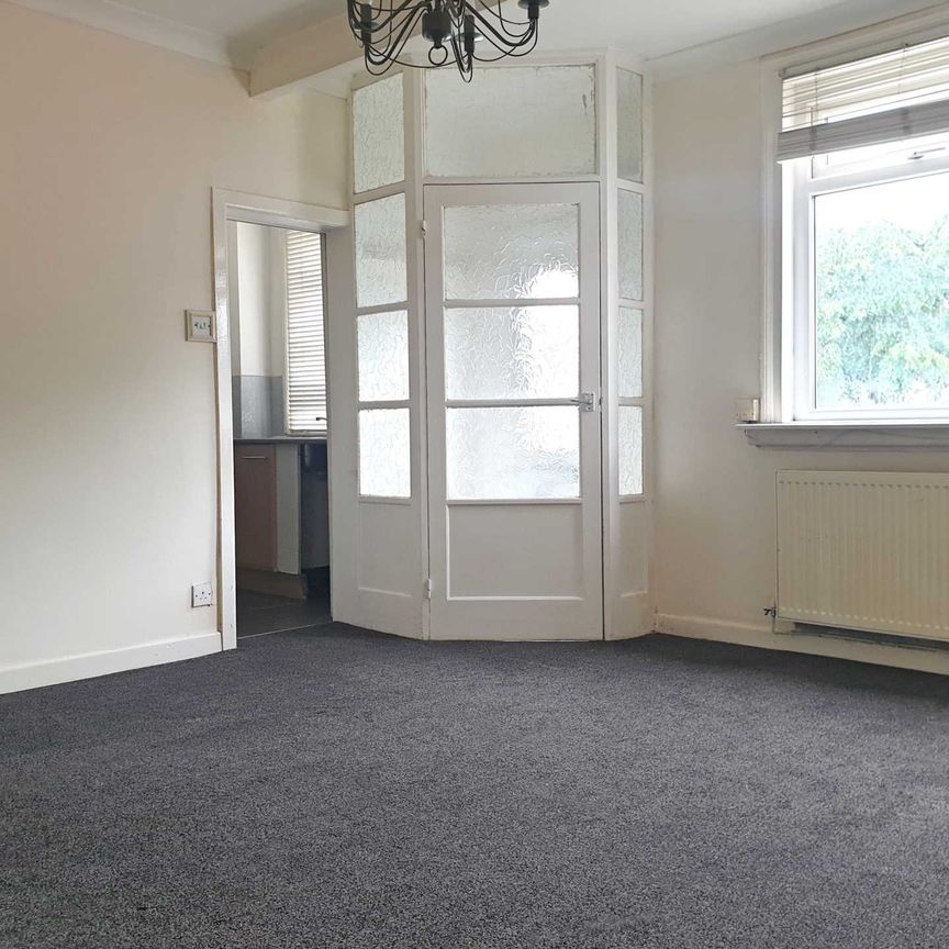 Edenfield Road, Rochdale - Photo 1