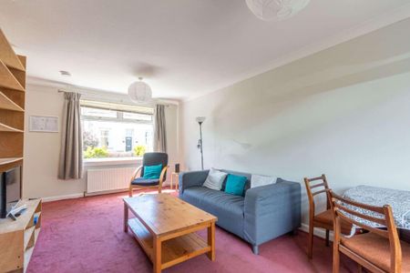 4 bedroom semi-detached house to rent - Photo 4