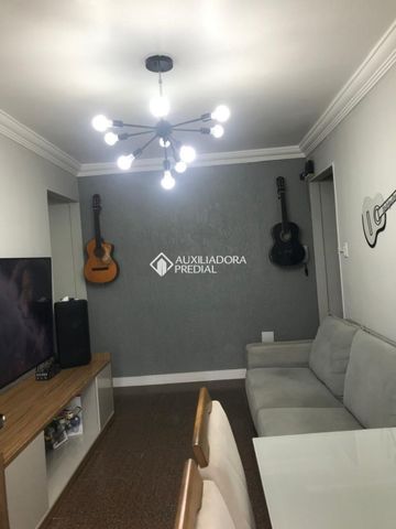 Apartamento com 3 quartos e 72m² para alugar em Humaitá, Porto Alegre. - Foto 4
