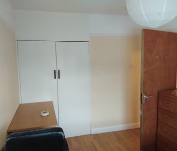 4 Bed Terraced House, Humber Avenue, CV1 - Photo 2