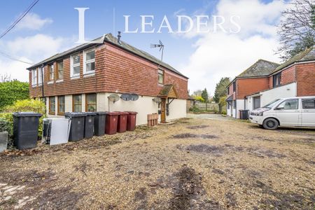 2 bedroom apartment to rent Main Road, Emsworth, PO10 - Photo 2