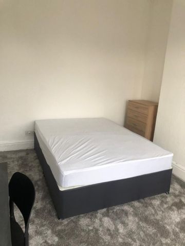 5 bedroom terraced house to rent - Photo 3