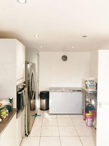 1 bedroom semi-detached house to rent - Photo 2