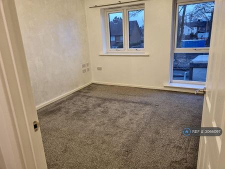 2 bedroom semi-detached house to rent - Photo 4