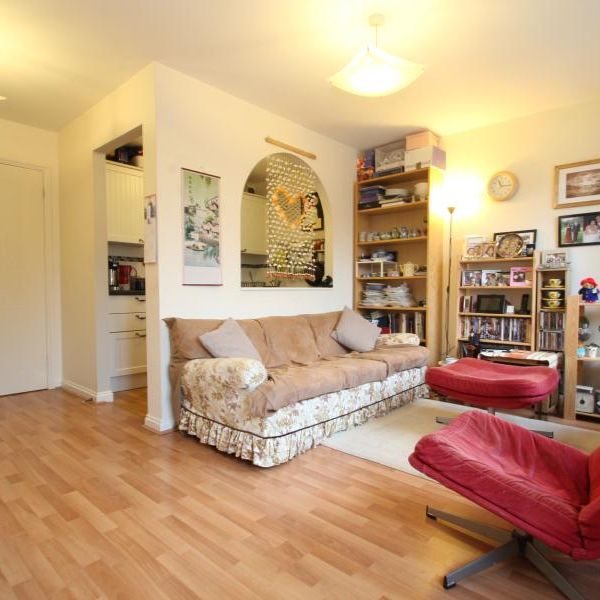 Perleybrooke Lane, Woking, Surrey, GU21 - Photo 1