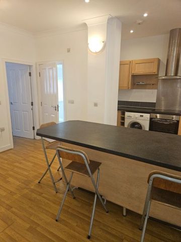 Cambridge Road, Ellesmere Port - Photo 4