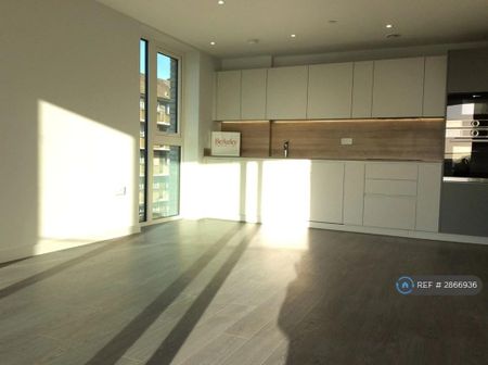 2 bedroom flat to rent - Photo 2