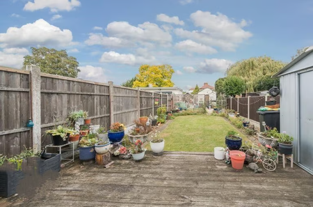 1 bedroom in a house share to rent - Photo 5