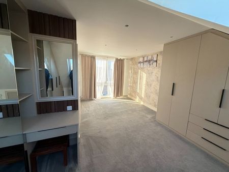 4 Bed Terraced House, Brook Road, IG2 - Photo 3