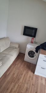 1 Bed Flat, Vivian Place, M14 - Photo 3