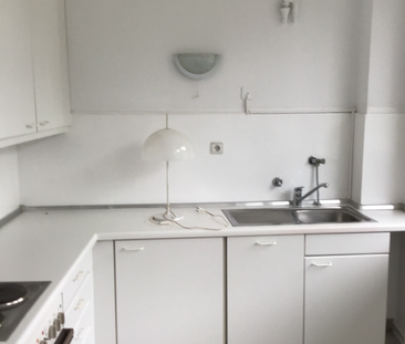 Willkommen Zuhause! Zentral gelegene Wohnung mit Balkon - Photo 1