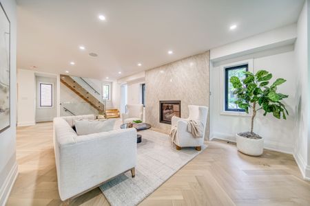 For Lease - 16 Duncannon Drive, Toronto, Ontario - Photo 4