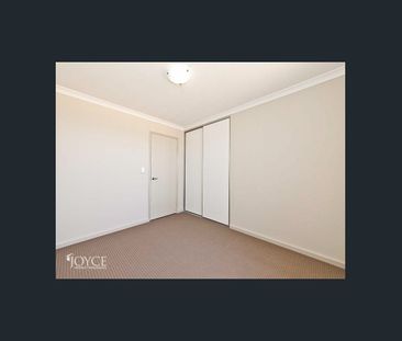 Bright Family Home! - Photo 1