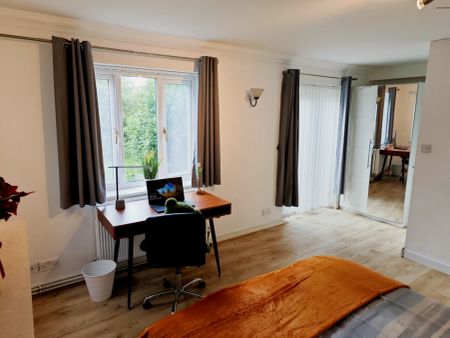 room 6 - Photo 4
