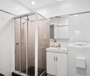 Updated 2-Bedroom Unit with Courtyard in Prime Noosaville Location - Photo 4