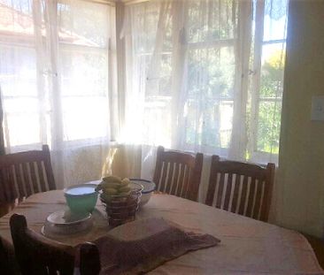 Three bedroom home in handy location - Photo 4