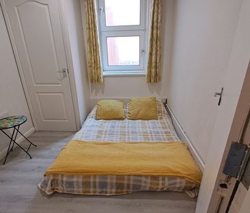 South Terrace - Photo 6