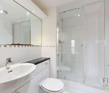 Studley Court, James Town Way, E14 - Photo 2