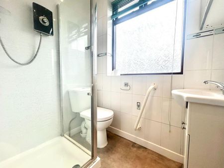 2 bedroom semi-detached house to rent - Photo 5