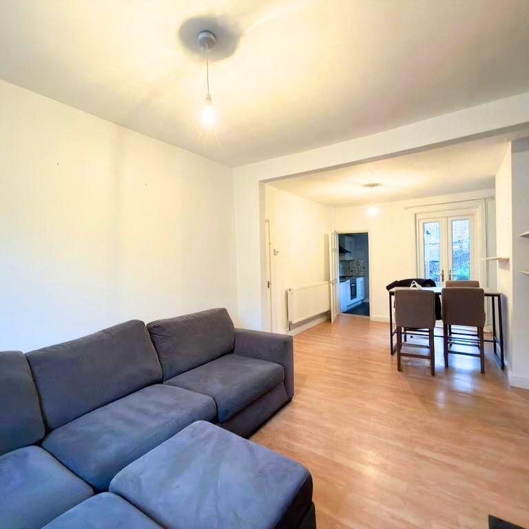 3 bedroom terraced house to rent - Photo 1