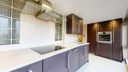 3 bedroom flat to rent - Photo 5