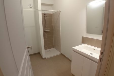 Location Appartement 3 pièces 64m² - Photo 4