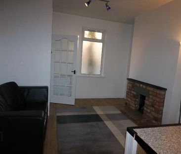 31 Donegall Avenue, Belfast, BT12 6LS - Photo 5