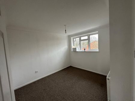 3 Bed Semi-Detached House, Dunsmore Road, LU1 - Photo 4