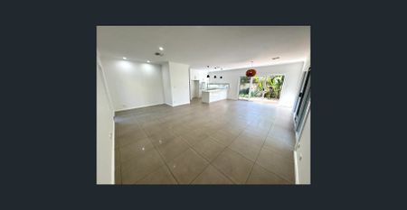 Beautifully Renovated Bungalow - Photo 4