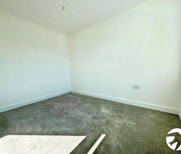 3 bedroom end of terrace house to rent - Photo 3
