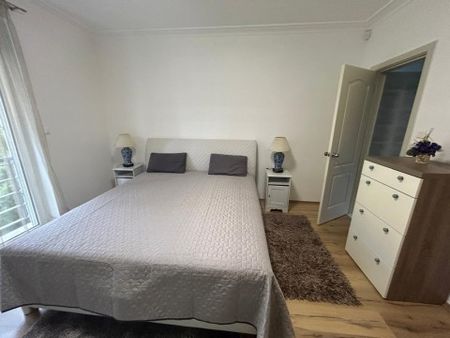 Galántai utca - Fotó 2