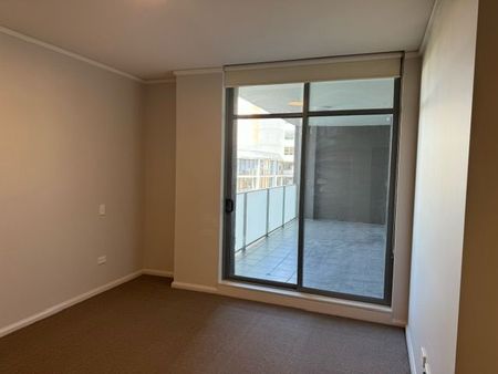 RENOVATED 2 BEDROOM IN PACIFIC SQUARE - Photo 2