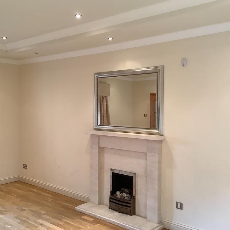 4 bedroom terraced house to rent - Photo 1