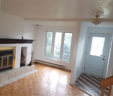 Maison unifamiliale de 3 chambres à louer à Brossard - Photo 1