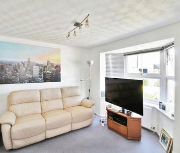 2 bedroom end of terrace house to rent - Photo 4