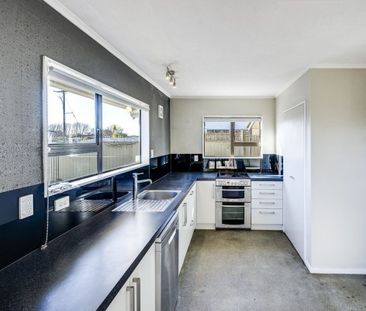 FOUR BEDROOM HOME IN TARADALE - Photo 2