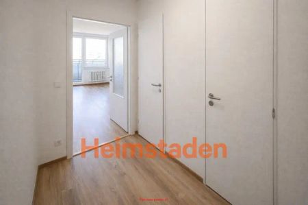 Pronájem bytu 1+kk 28 m - Fotografie 2