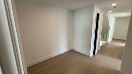 For Lease - 16 Greenbriar Road Unit# TH 5, Toronto, Ontario - Photo 2