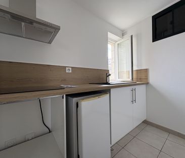 Location Appartement 2 pièces 33m² SAUMUR 49400 - Photo 2