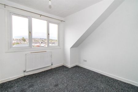 3 bedroom flat to rent - Photo 5
