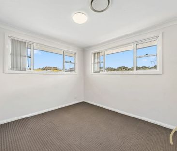 Perfect Family Home in the Heart of Middleton Grange&excl; - Photo 6