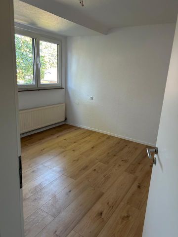 Wohnen unter dem Dach, ruhig und zentral - Photo 2