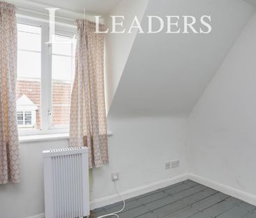 2 bedroom semi-detached house to rent - Photo 6