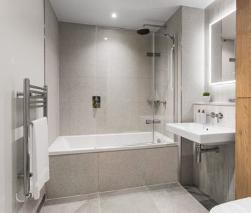 Biscuit Walk, London, SE16 - Photo 2