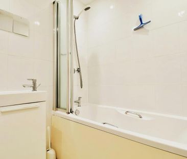 2 bedroom end of terrace house to rent - Photo 1